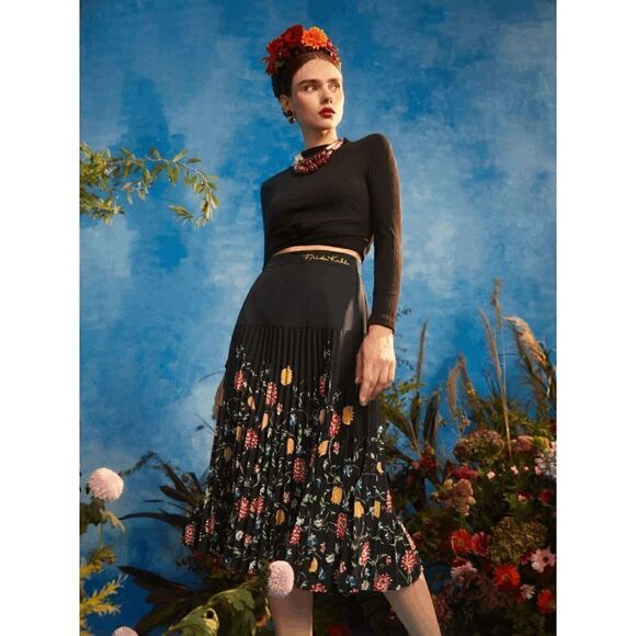 2pcs Frida Kahlo Bundle Mock Neck Tee and Floral Print Pleated Skirt SIZE S NWT - Picture 6 of 14